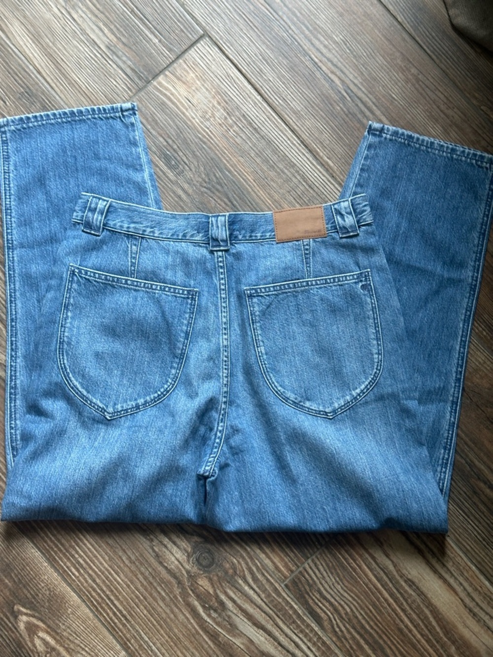 Madewell Relaxed Boyfriend Jeans in Medium Blue - Picture 4 of 12